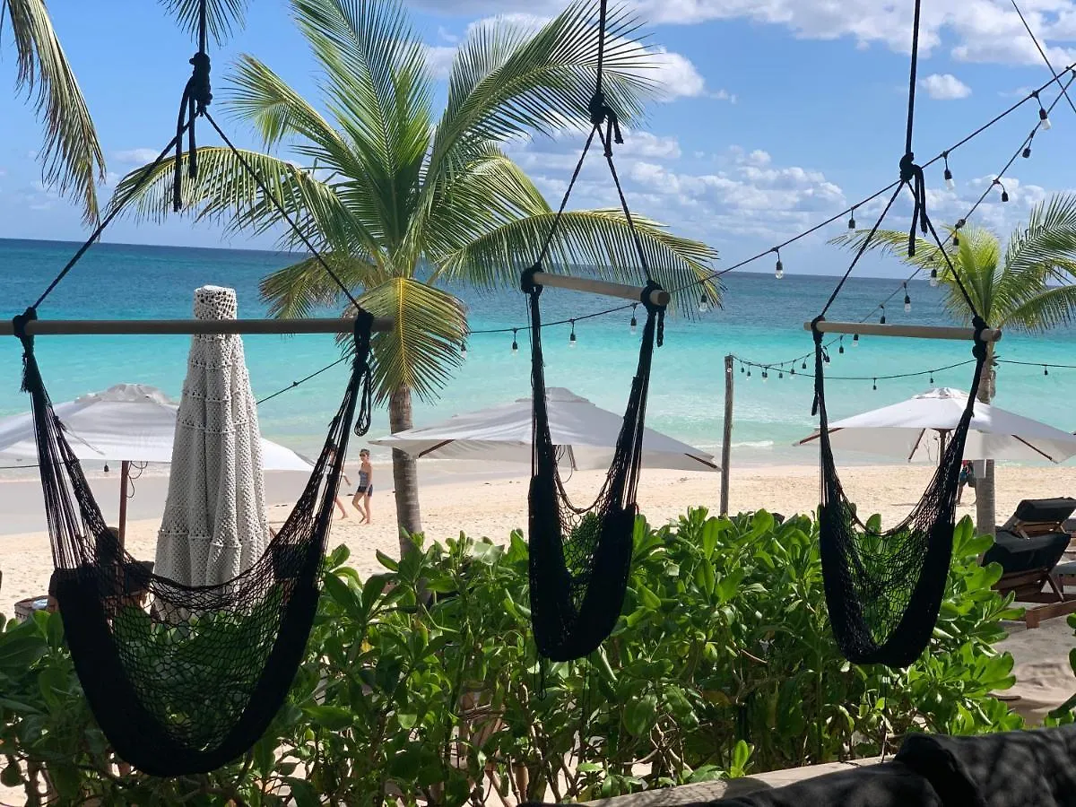 Gramercy Tulum 5*,